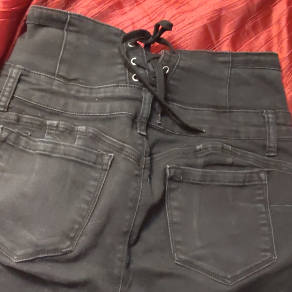 High-waisted lace-up in the back jeans